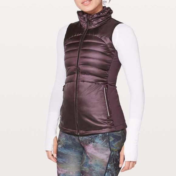 lululemon down for a run vest ii
